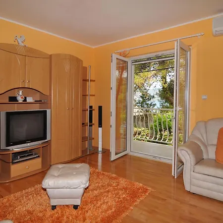 Tojcic, 1 Min Walk To The Apartment