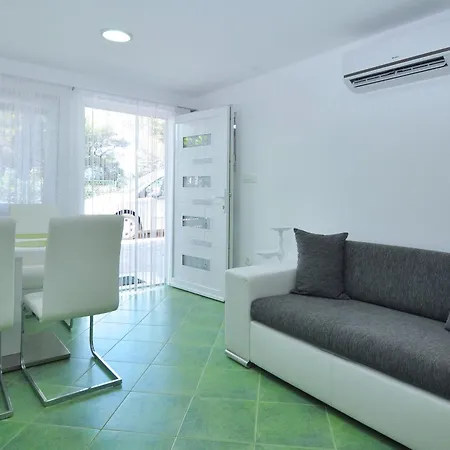 Tojcic, 1 Min Walk To The Apartment *