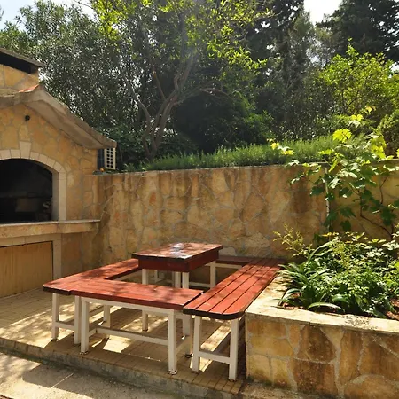 Apartment Tojcic, 1 Min Walk To The *