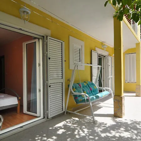 Tojcic, 1 Min Walk To The Apartment Slatine
