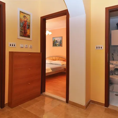 Tojcic, 1 Min Walk To The Apartment Slatine