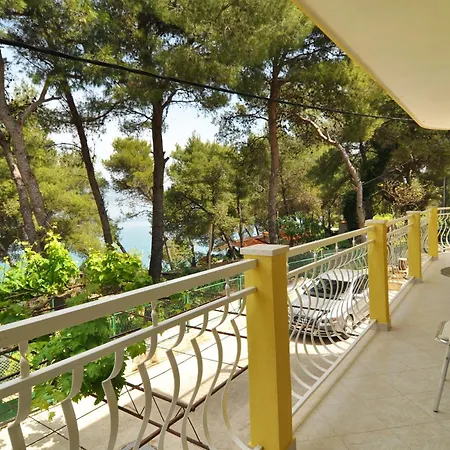 Tojcic, 1 Min Walk To The